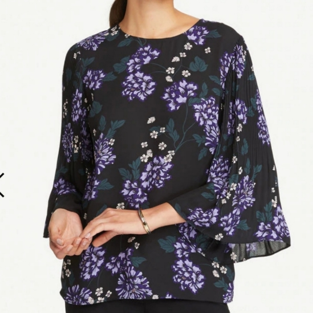 NWT Ann Taylor Flowy Flower blouse